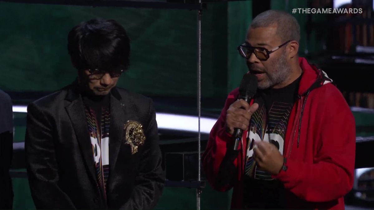 Hideo Kojima och Jordan Peele på scen på The Game Awards 2023