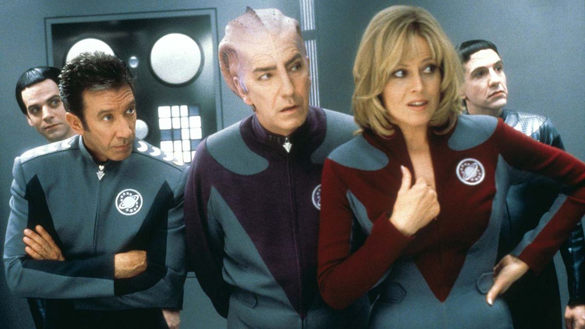 Tim Allen, Alan Rickman och Sigourney Weaver bär Star Fleet-liknande uniformer i Galaxy Quest.