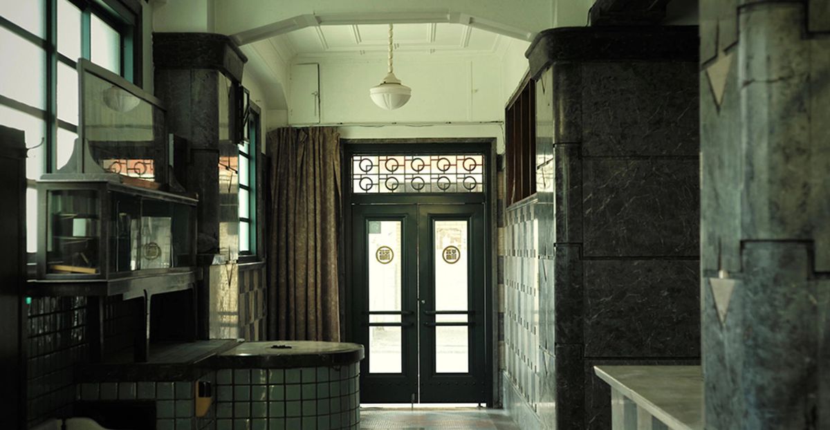 One of the lobbies leading into the Marufukuro in Kyoto, a hotel built on the premises of Nintendo’s original HQ. This lobby has a combination of tile and marble stylings