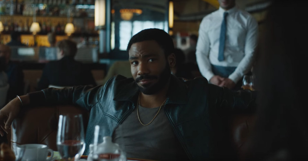 Donald Glover kanske inte ens är den bästa delen av sin egen Mr. & Mrs. Smith-show