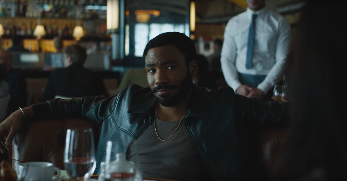 Donald Glover kanske inte ens är den bästa delen av sin egen Mr. & Mrs. Smith-show