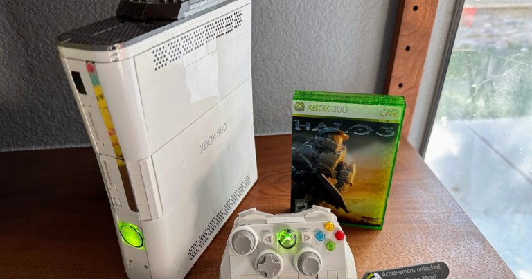 Den byggbara Xbox 360-replikan är tillbaka i lager hos Target, och det är $50 rabatt