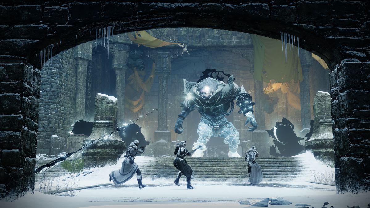 Guardians tar sig an en stor Ogre i Destiny 2:s Warlord's of Ruin fängelsehåla