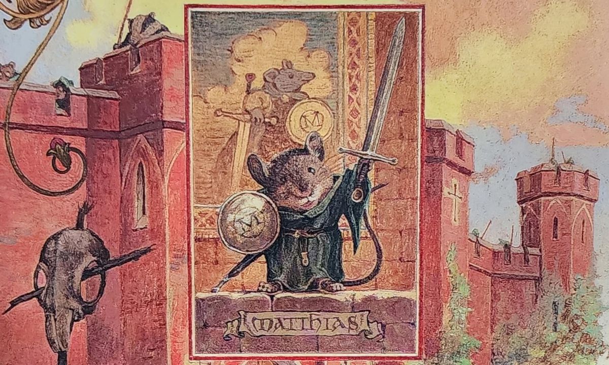Vallarna i Redwall Abbey, som ses på omslaget till Redwall.  I en infälld panel höjer musen Mattias svärdet och skölden till Martin Krigaren, bakom honom finns en gobeläng av Martin med samma föremål. 