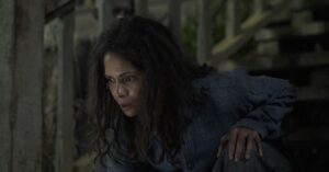 Halle Berrys nya överlevnadsskräckfilm, Never Let Go, ser ut som en skrämmande resa till skogen