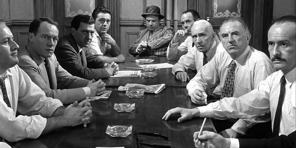 En bild av skådespelarna i 12 Angry Men