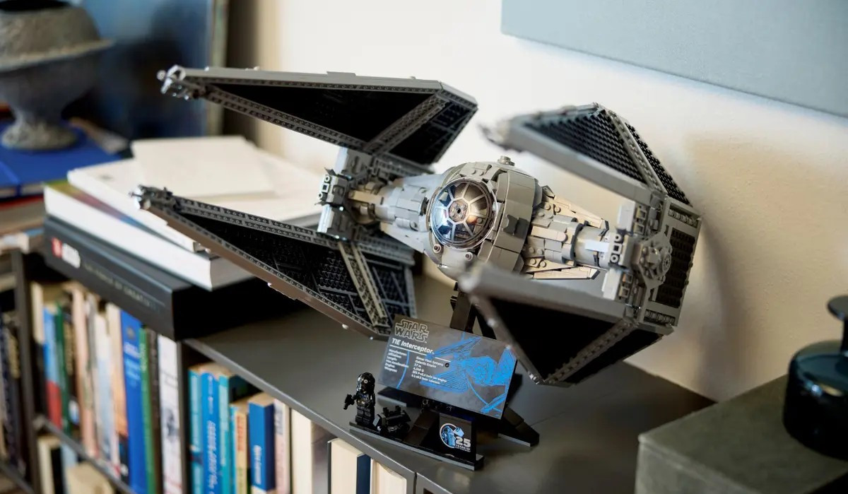 En bild på Lego TIE Interceptor