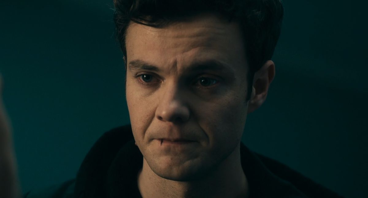 Jack Quaid på ett sjukhus i The Boys säsong 4