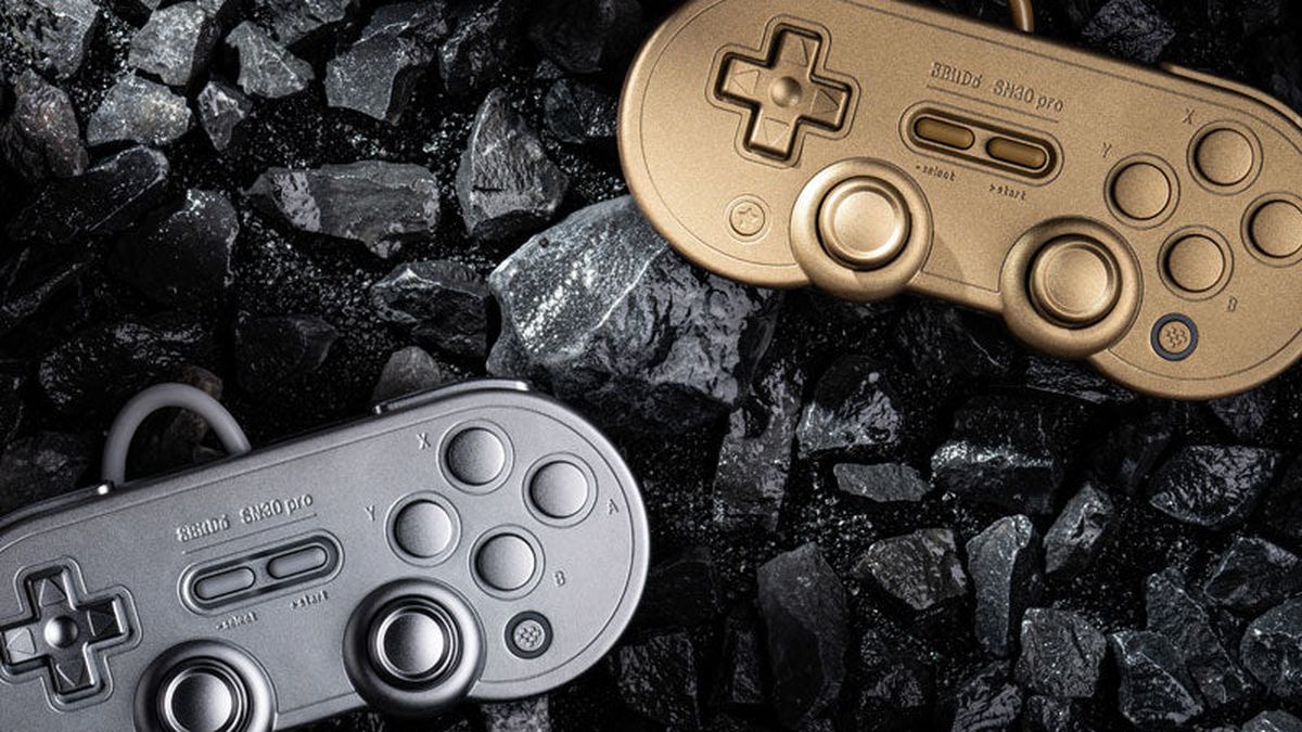 SN30 Pro-kontroller i guld och silver från 8Bitdo